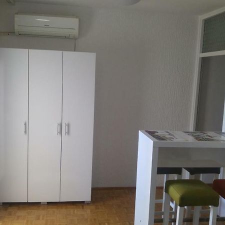 Apartment Pluvia โอซีเยก ภายนอก รูปภาพ